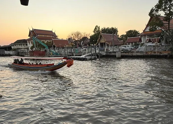 Homestay Muzachi And Canal