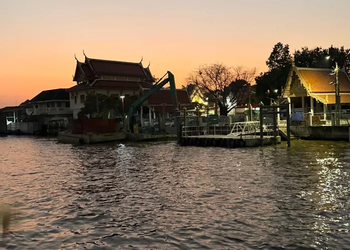 Homestay Muzachi And Canal